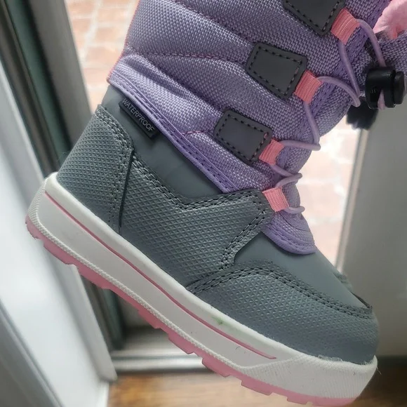 Girl Toddler Size 7 Snow Boots - Picture 8 of 9